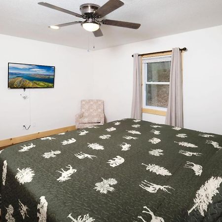 Big Oak Hideaway Villa แกตลิงเบิร์ก ภายนอก รูปภาพ