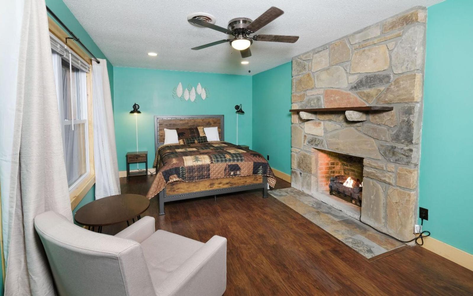 Big Oak Hideaway Villa แกตลิงเบิร์ก ภายนอก รูปภาพ
